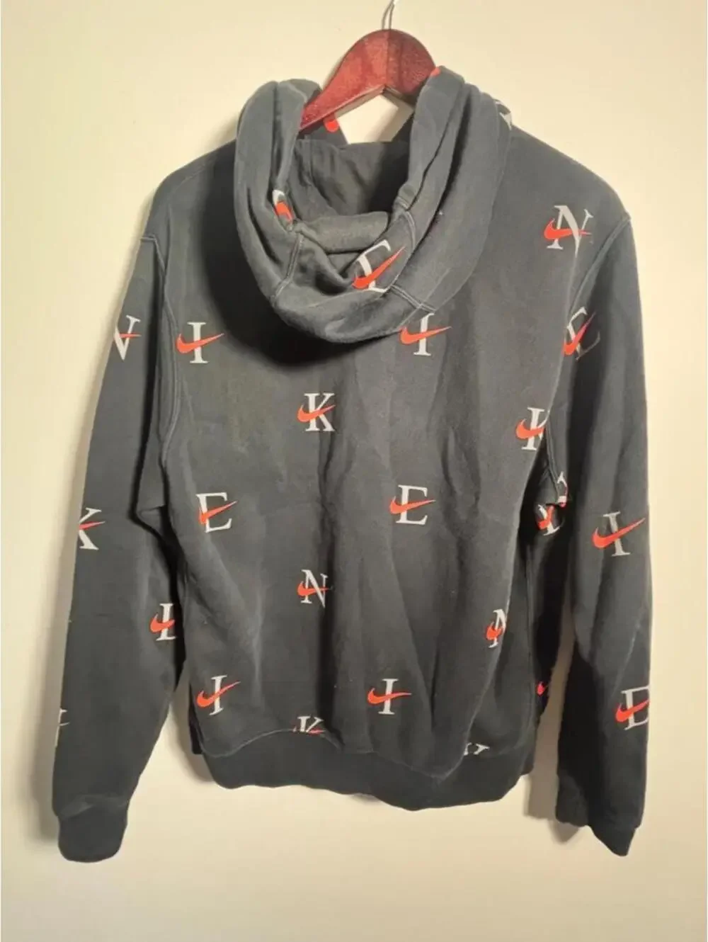 Nike Men's Black and Grey Hoody
